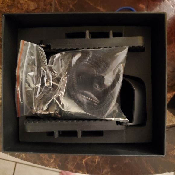 Bike pedal adjusters - Picture 2 of 2